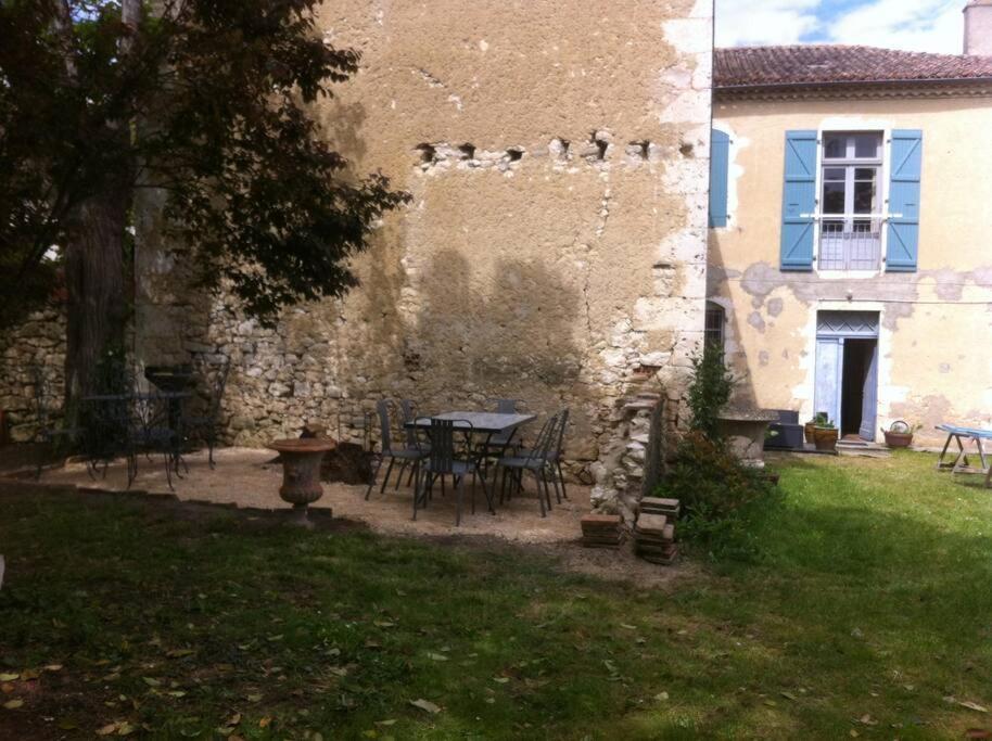 Ancien Presbytere Au Coeur Du Village Mauvezin  Екстер'єр фото